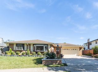 1113 N Sycamore Ln, Mount Prospect, IL