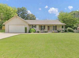 55 Central Ln, Jackson, TN 38305