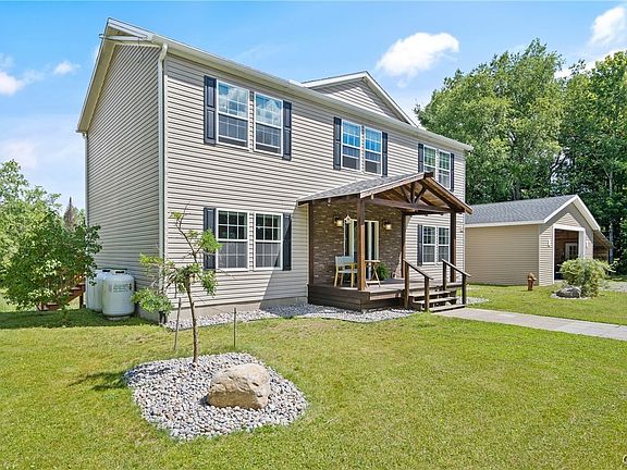 2nd image of 321 Roberts Rd