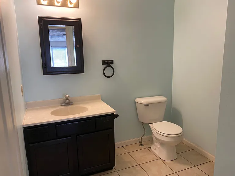 604 Forest St — Photo 9