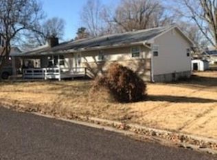 405 Vernon Dr, Eldon, MO 65026