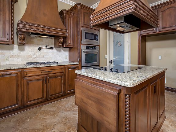 5th image of 2704 SW 130th Ct