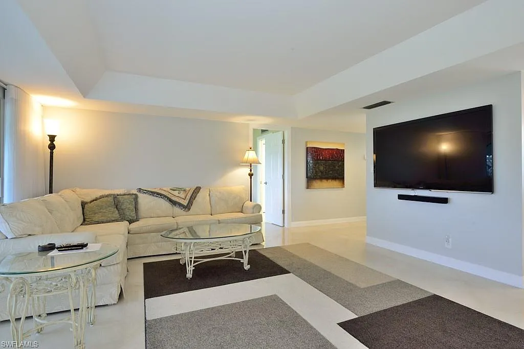2 bed, 2.0 bath, 1532 sqft, $5,000 — Photo 2