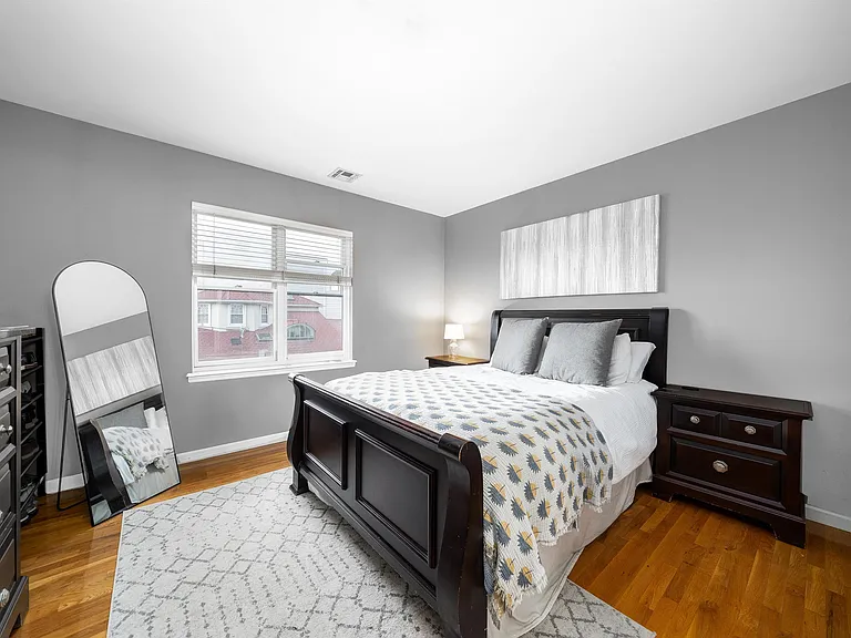 536 Grand St #403 — Photo 6
