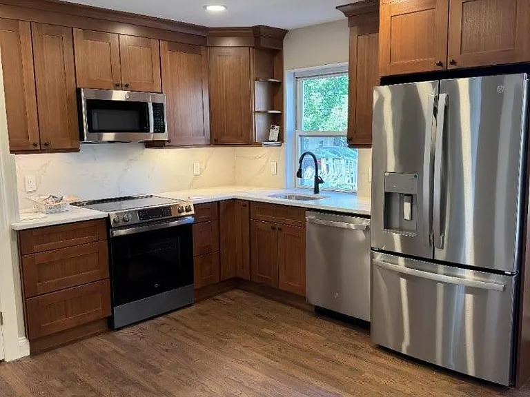 93 E Centre St #5B — Photo 2