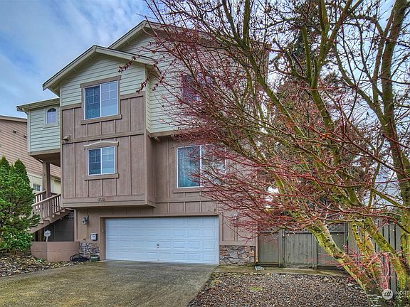 3rd image of 409 11th Street Pl
