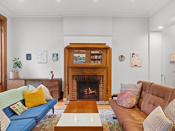 2nd image of 311 W 76th St APT 4