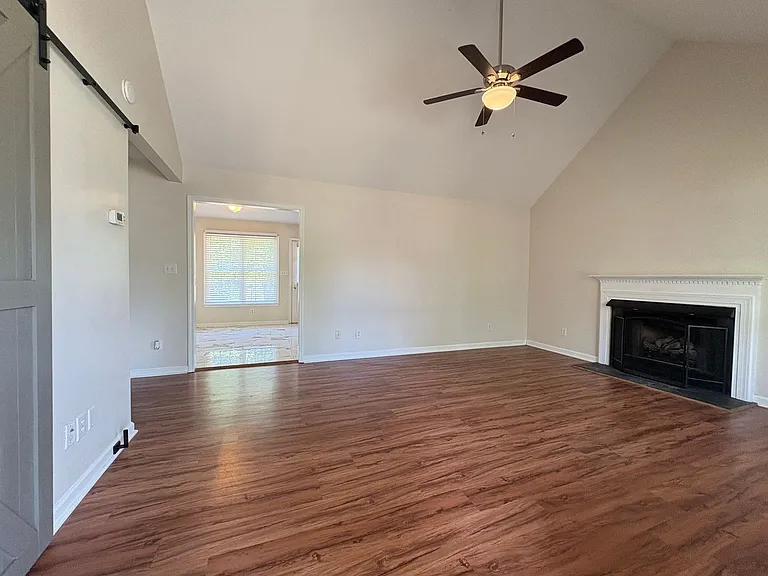 6401 Friendship Ledford Rd — Photo 2