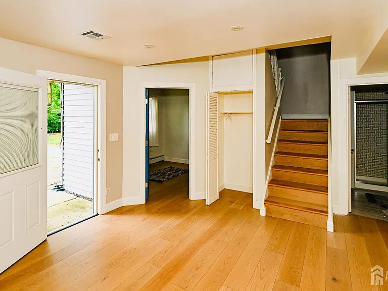 11 Baxter Rd — Photo 9