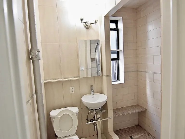 780 E 2nd St #L — Photo 5