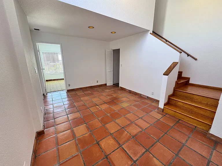 1055 Dyer Pl — Photo 19