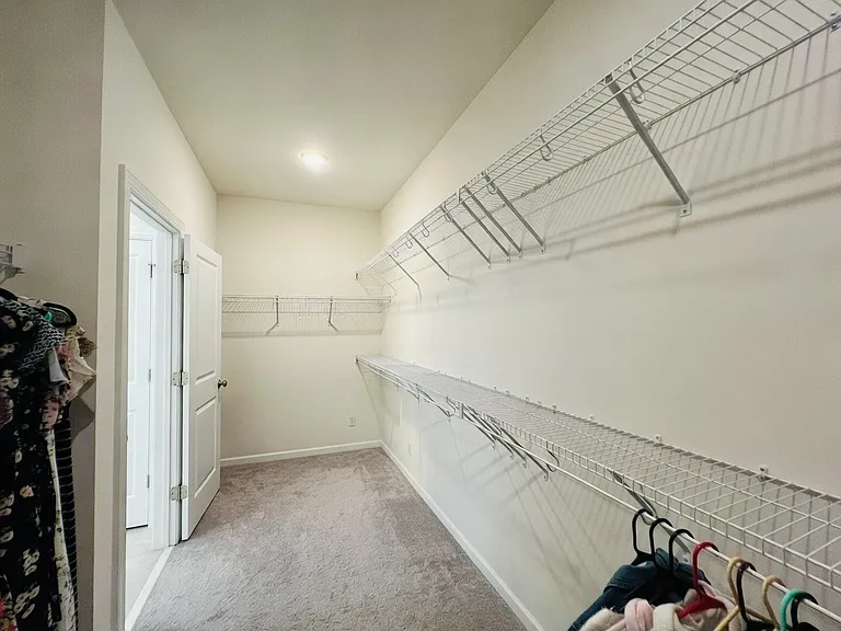 2521 Macy Grove Ln — Photo 33