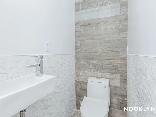 257 Hart Street image 9 of 11