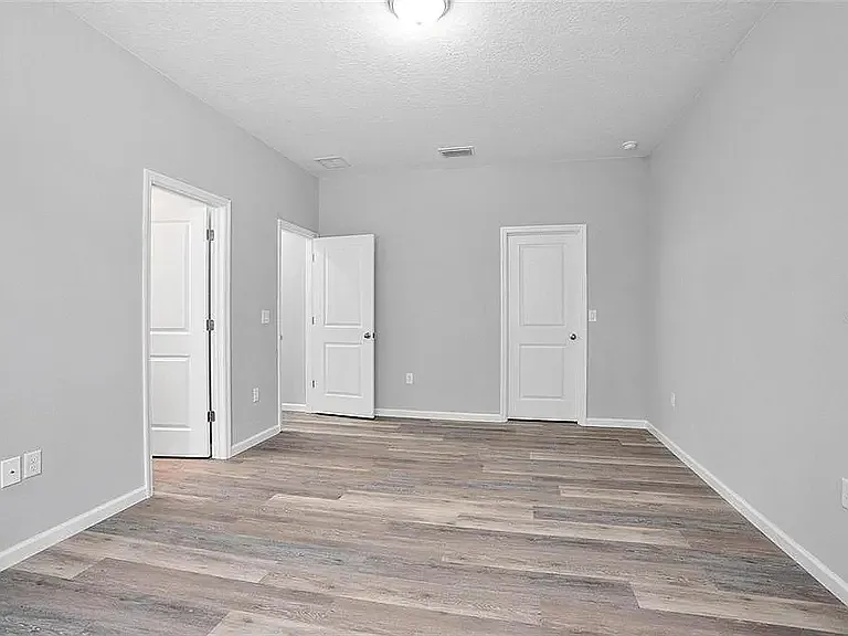 3 bed, 1458 sqft, $2,300 — Photo 2