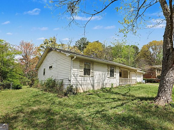 4th image of 120 Carriage Cir