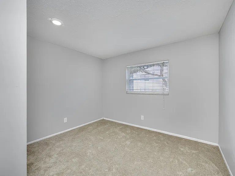 Timber Trace Apartments — Photo 5