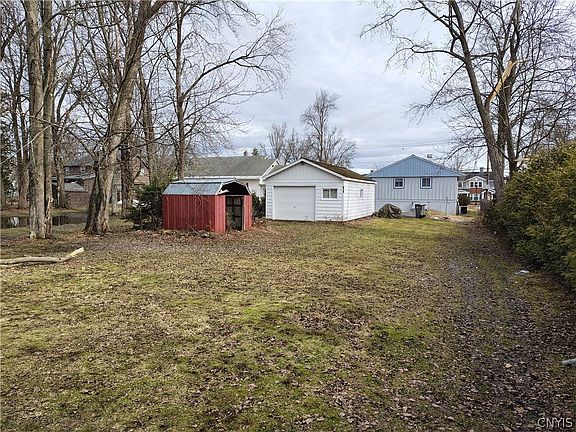 4th image of 819 W Liberty St