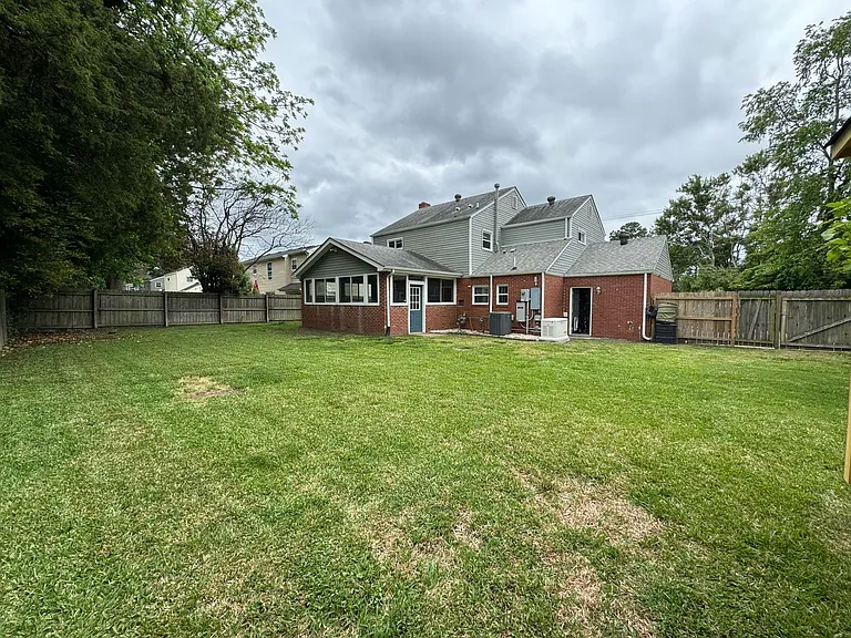5828 Susquehanna Dr — Photo 18