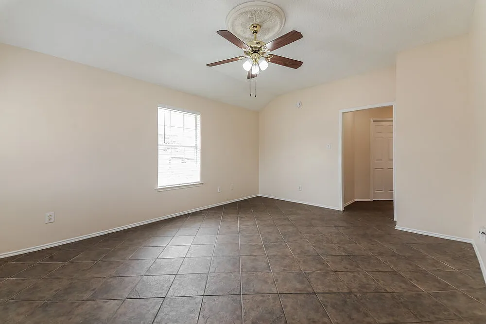 3 bed, 2.0 bath, 1466 sqft, $2,150 — Photo 3