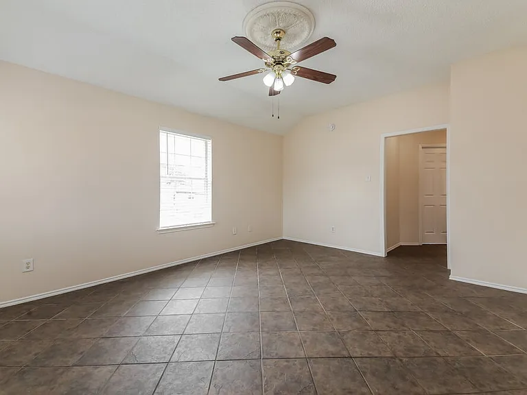 1217 Brittany Way — Photo 3