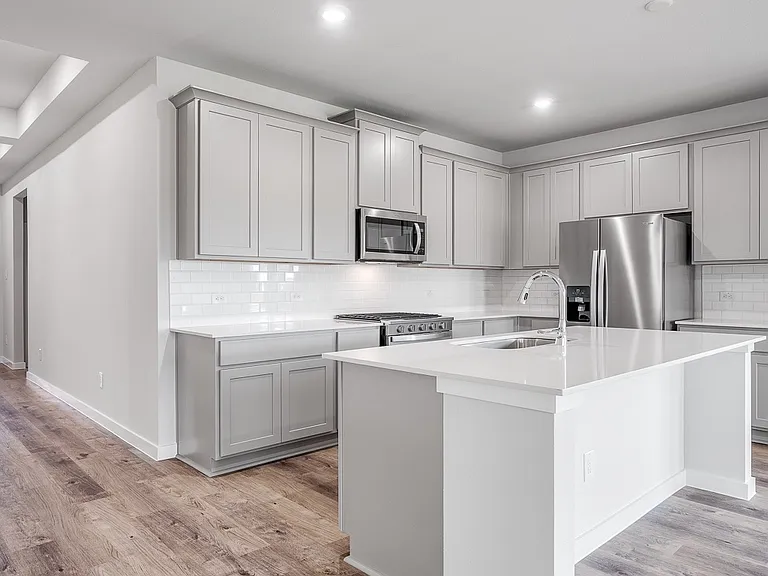 27327 Blue Pool Dr — Photo 4