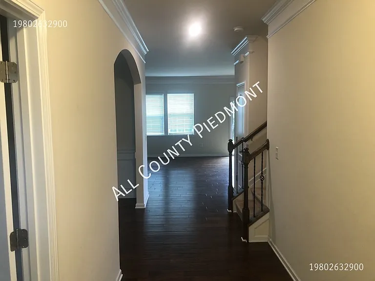 7711 Kelburn Ln — Photo 2