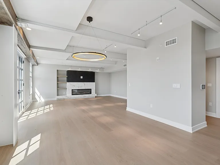 Dining/Living room area