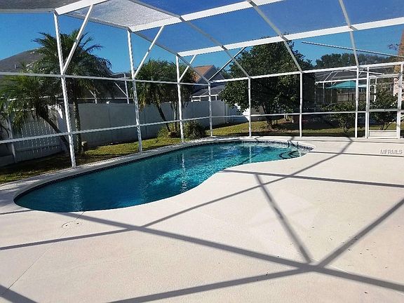 3rd image of 2618 Brittany Ln