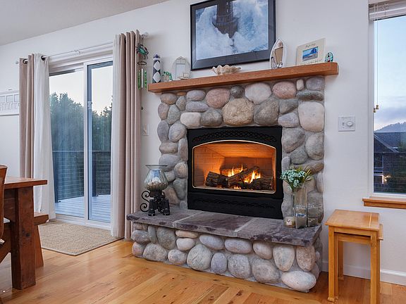 5th image of 34840 Cape Kiwanda Dr