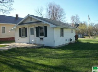 345 E Cedar St, Cherokee, IA 51012