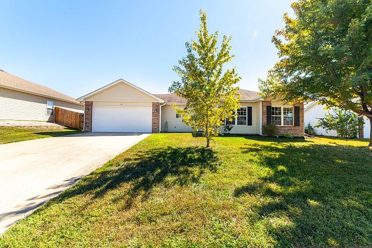 2nd image of 5204 Aspen Ridge Dr