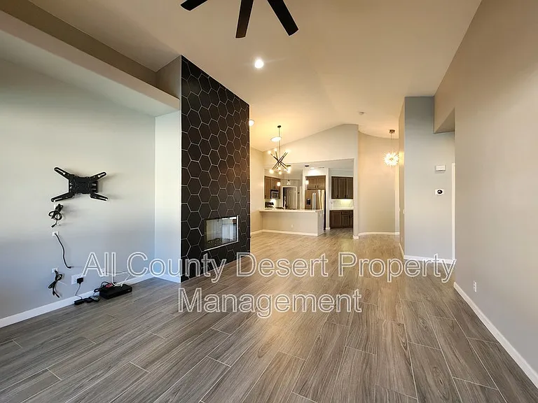 80216 Jasper Park Ave — Photo 2