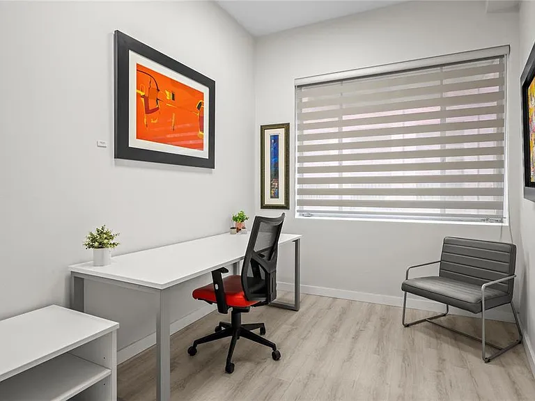 301 Gallardo Office #M — Photo 14