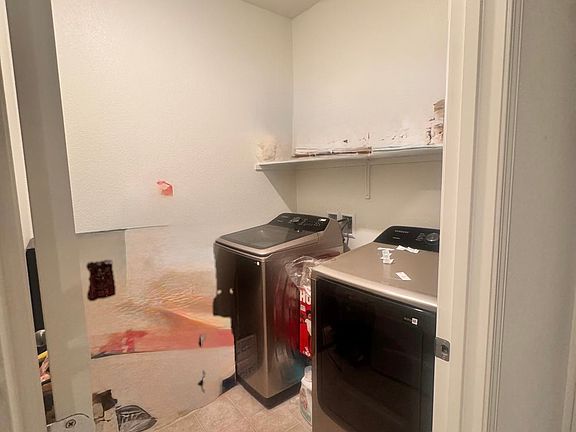 5th image of 1464 Tanoak St