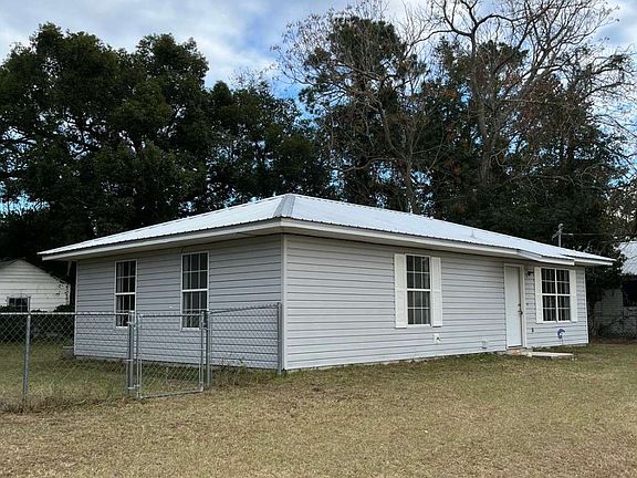 2nd image of 385 SW Alachua Ave