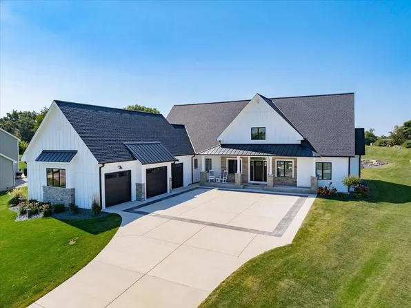 2231 Wooded Ridge Trail, Cottage Grove, WI 53527