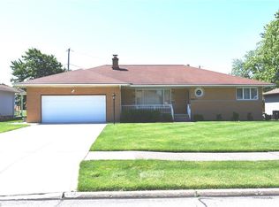 8185 Selwick Dr, Parma, OH 44129