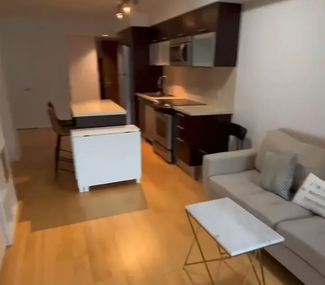 386 Yonge St #817 — Photo 2