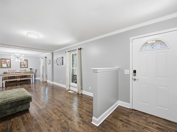 5th image of 9511 Timberlog Dr
