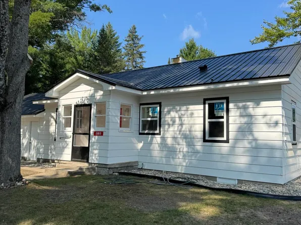 111 Nighthawk Dr, Houghton Lake, MI 48629