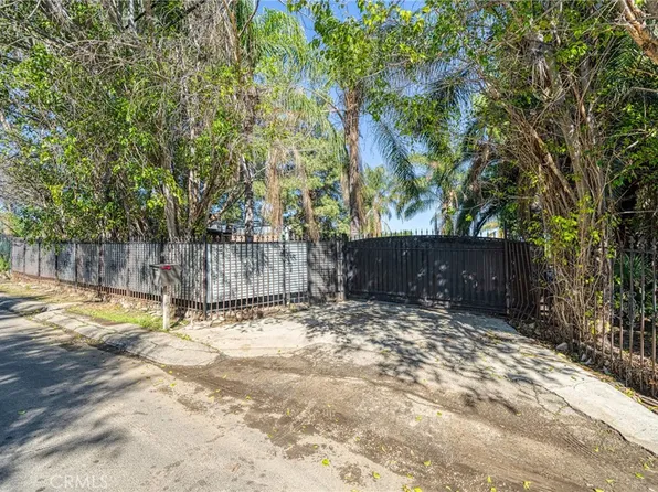 15851 Chase St, North Hills, CA 91343