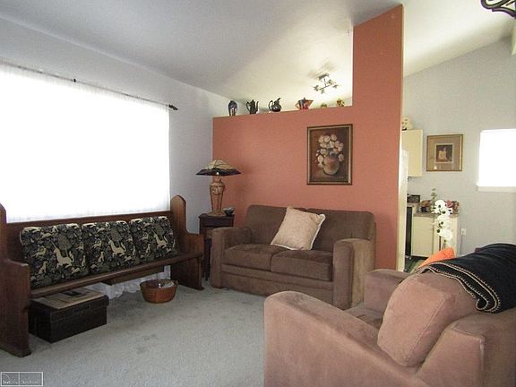 5th image of 22416 Raymond St
