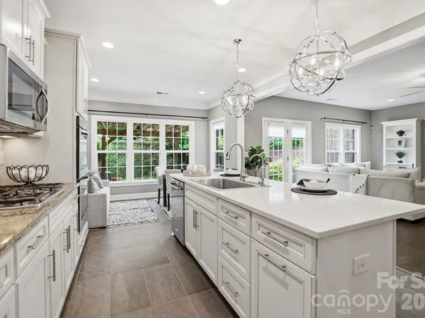 5109 Pansley Dr, Charlotte, NC 28226