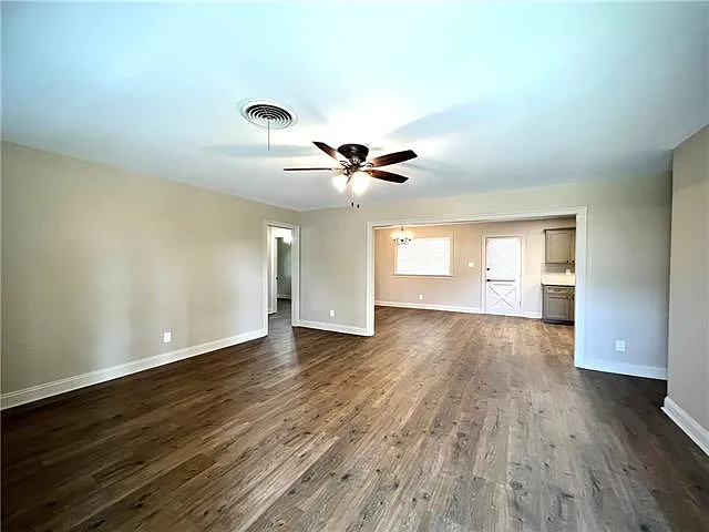 3 bed, 2.0 bath, 1400 sqft, $2,300 — Photo 3