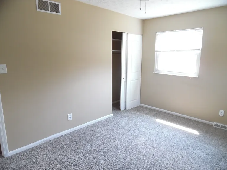 8760 Ashbrook Dr — Photo 18