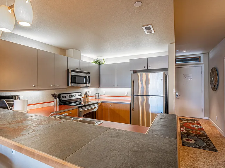 2220 W Woodin Ave #306 — Photo 30