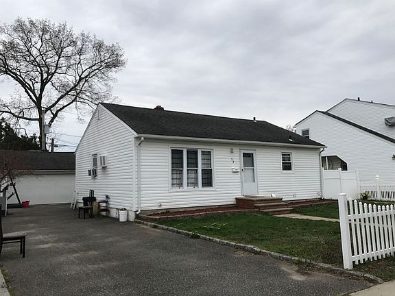 2nd image of 33 Michigan Dr