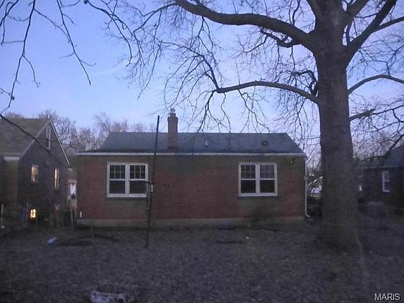 3rd image of 2319 Wismer Ave