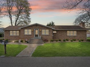 407 Albert St, Holbrook, NY 11741