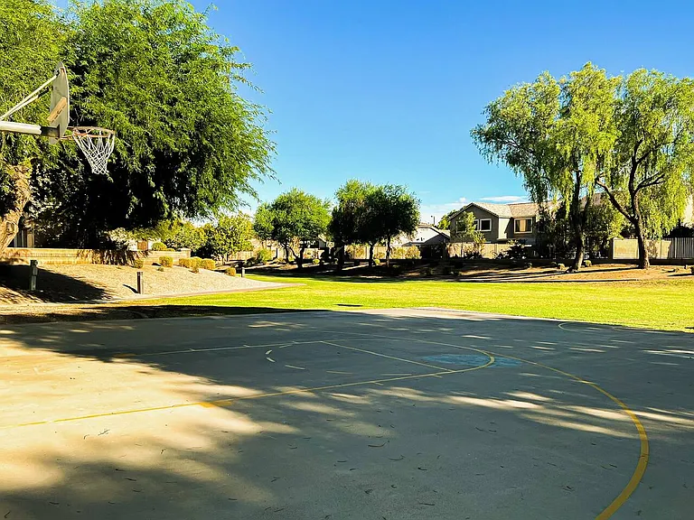 750 E Eagle Ln #1A — Photo 11